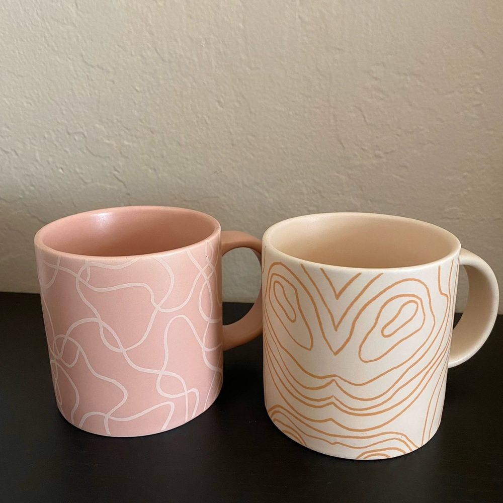 Whitney Kerney Set of 2 pink and beige cups